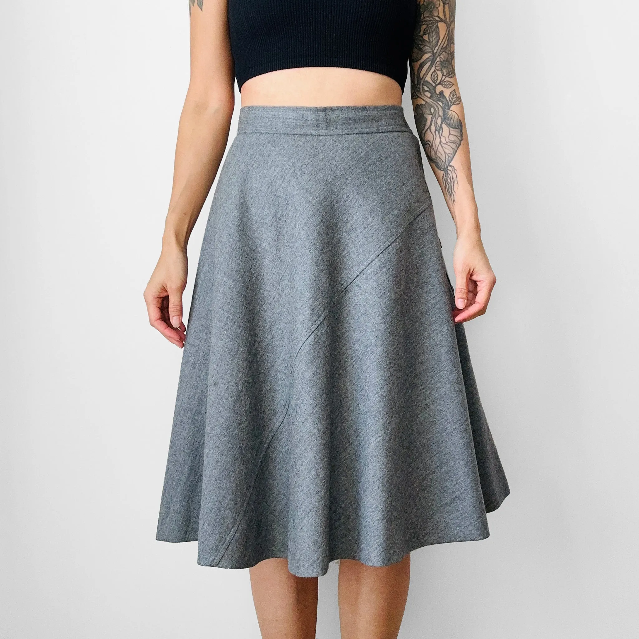 1970s Grey Side-Button Wool Fit and Flare Harve Benard Skirt - Sz. M/L