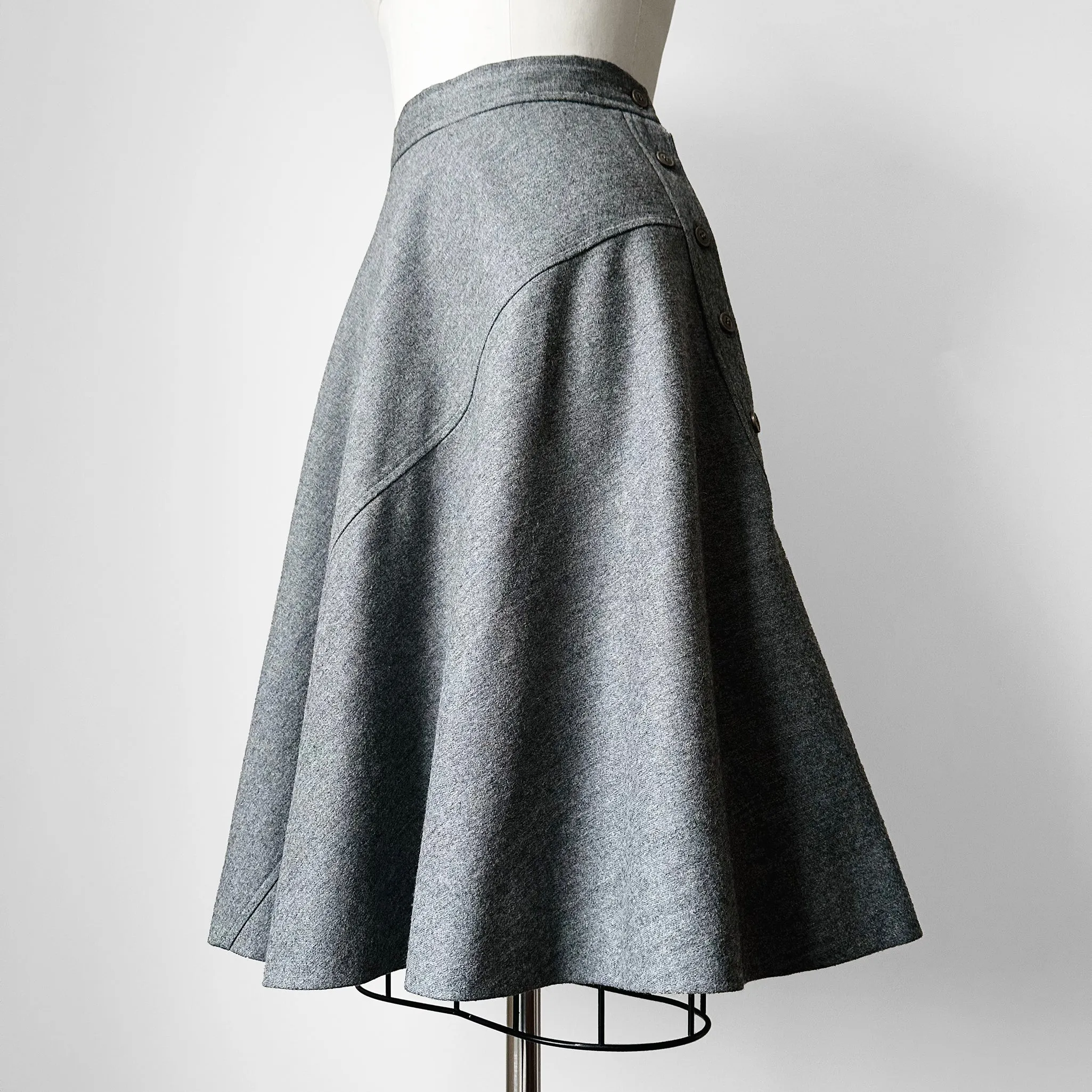 1970s Grey Side-Button Wool Fit and Flare Harve Benard Skirt - Sz. M/L
