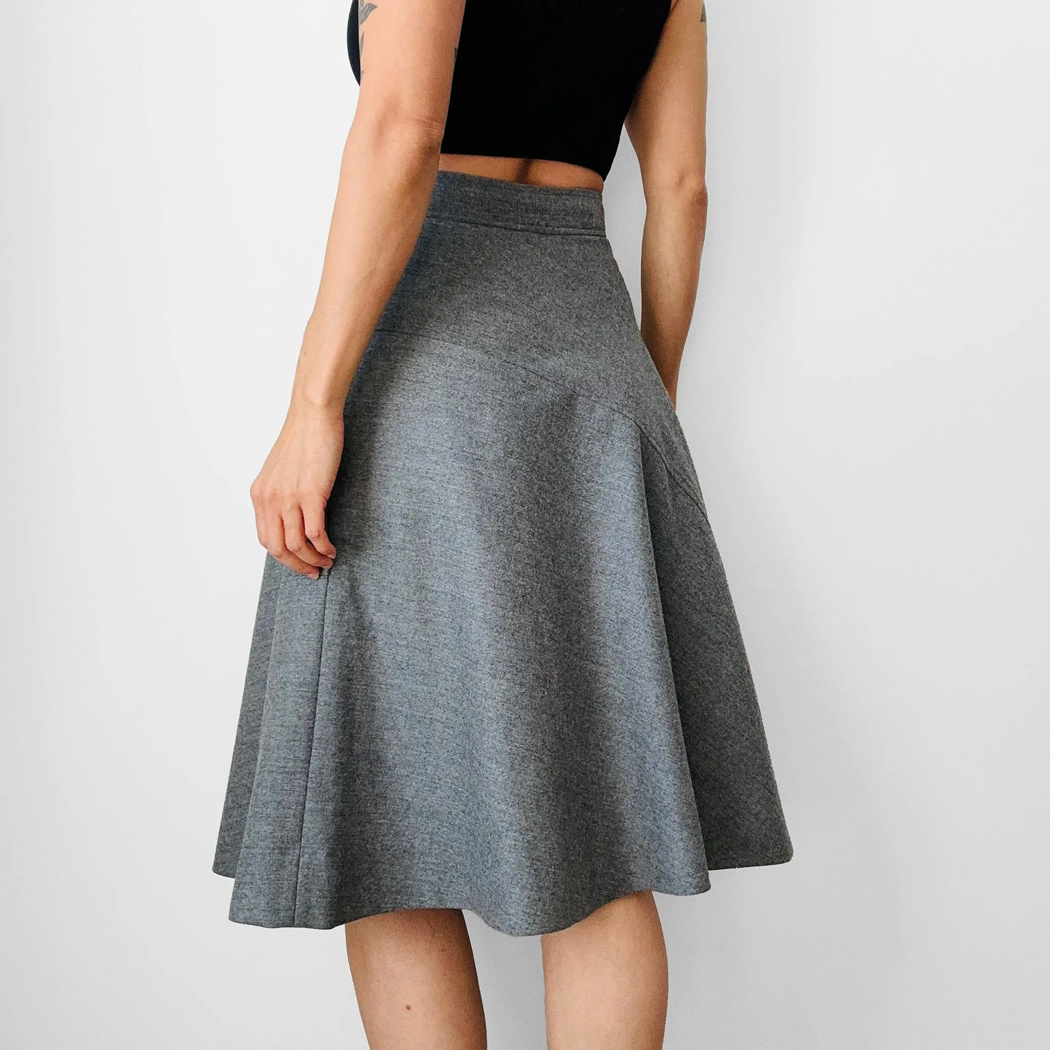 1970s Grey Side-Button Wool Fit and Flare Harve Benard Skirt - Sz. M/L