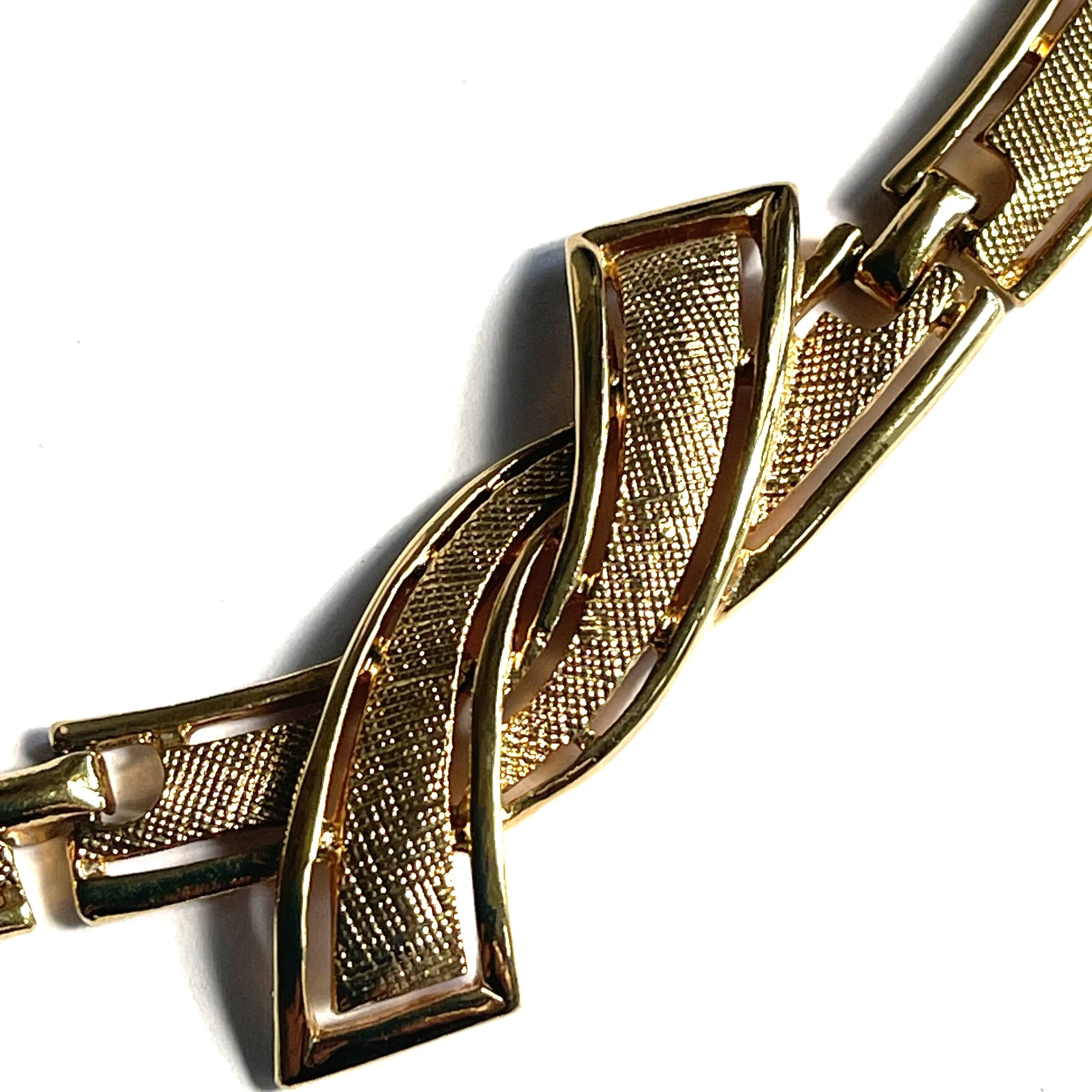 1990's Modernist Gold Tone Choker Necklace