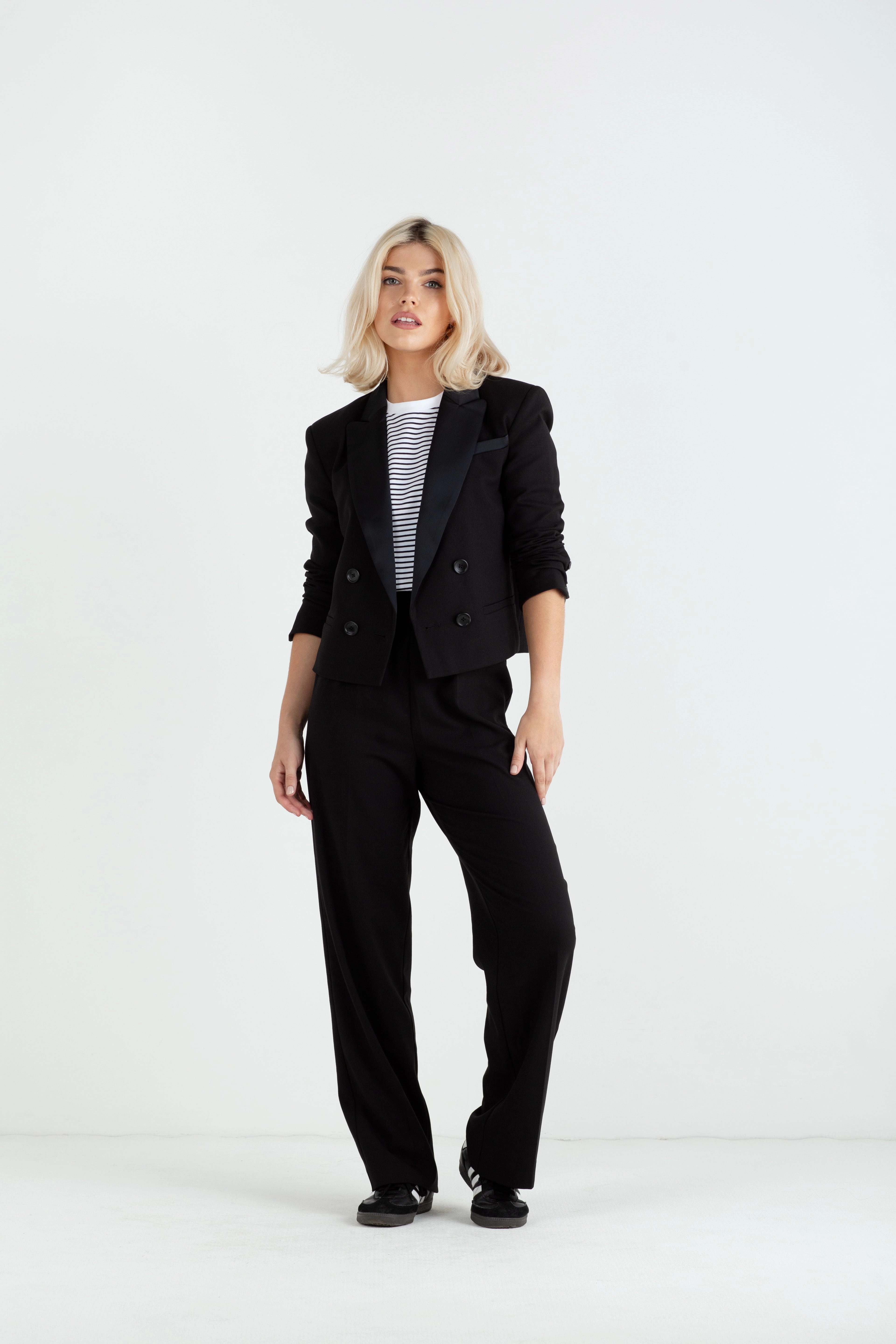 Draped Silhouette "The Tori" - Crop Blazer (Black)