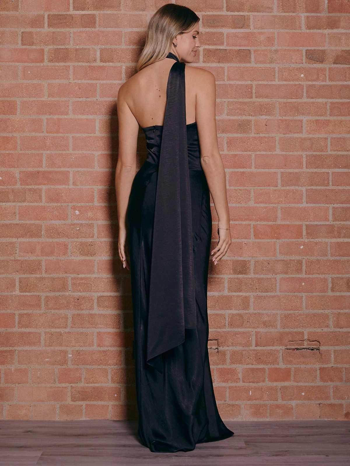Asymmetric Scarf Satin Maxi Dress / Black Layering Fit