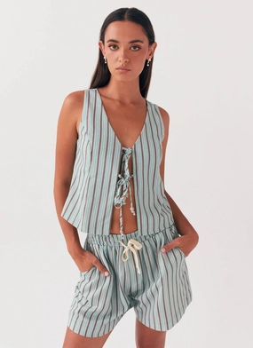 Allania Linen Shorts - Coastal Stripe Non Restrictive Fit