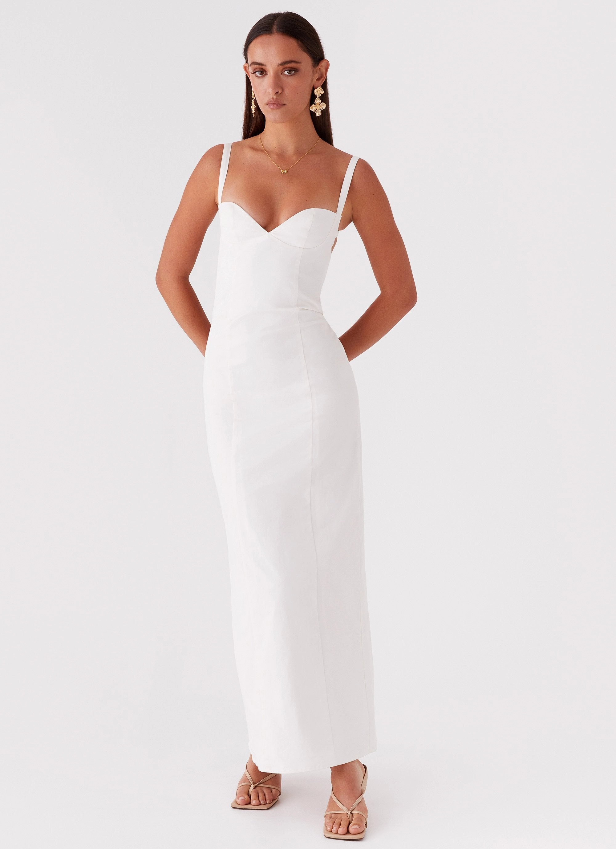 Naomi Backless Maxi Dress - Off White Curve Friendly Bright Accent
