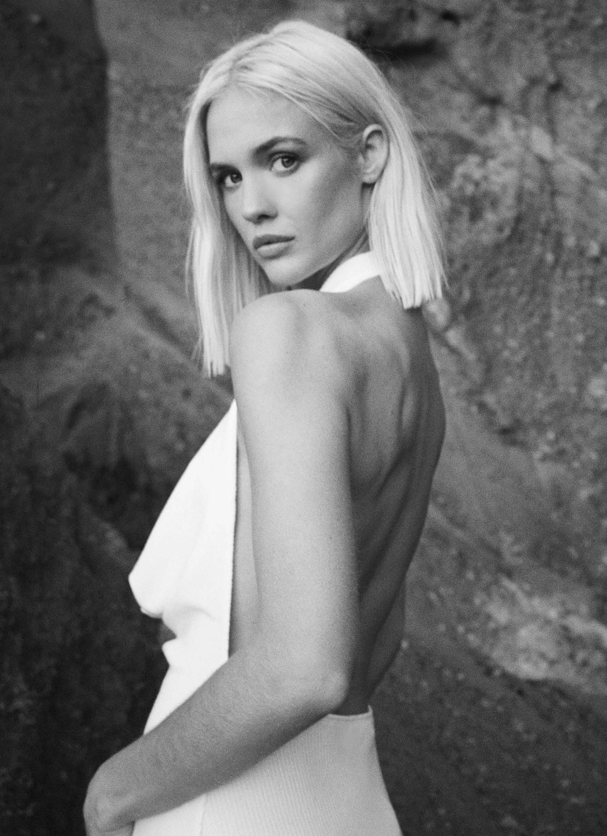 Fashionable Look Smooth Tone Anella Maxi Dress - White