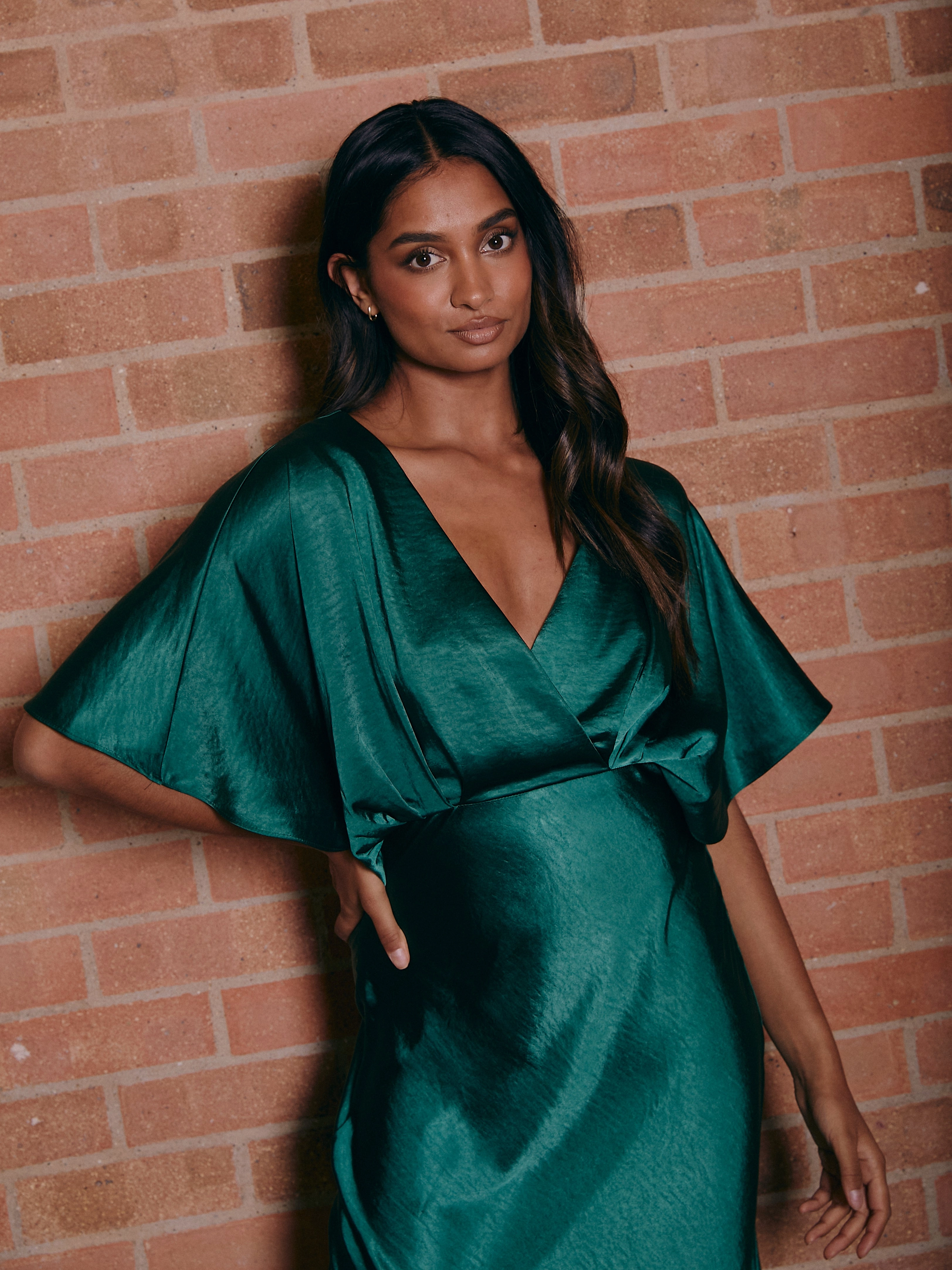 Tassel-Detail Angel Sleeve Maxi Satin Dress / Emerald Green