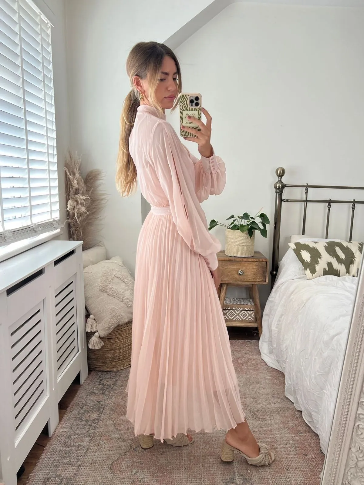 Garden-Party Angelina High Neck Pleated Dress / Blush
