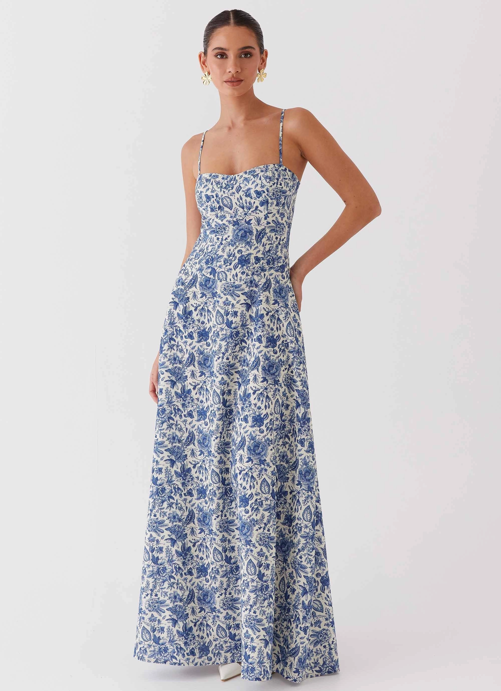 Angelina Linen Maxi Dress - Blue Paisley Light Cloud Mood Look