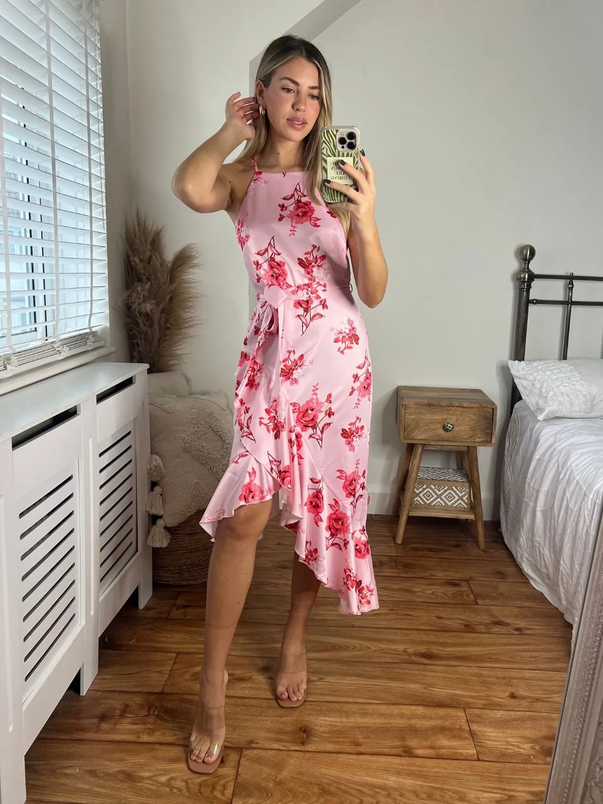 Ariana Halter Frill Dress / Blush Floral Slim Silhouette Relax Flex