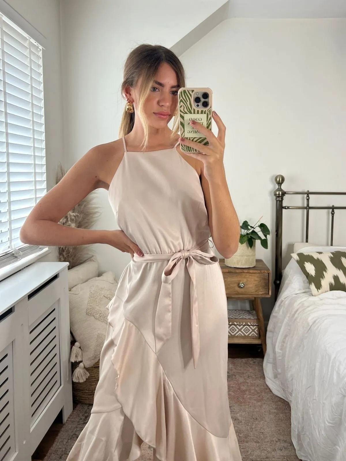 Comfy Fit Ariana Halter Frill Dress / Oyster