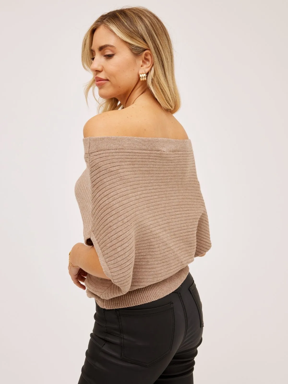 QuickDry Technology Relaxed Trend Ashleigh Knitted Off-Shoulder Top / Beige Marl