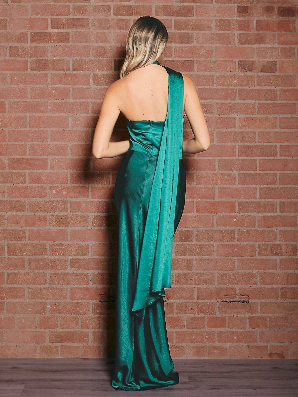 Chic Wear Asymmetric Scarf Satin Maxi Dress / Emerald Green