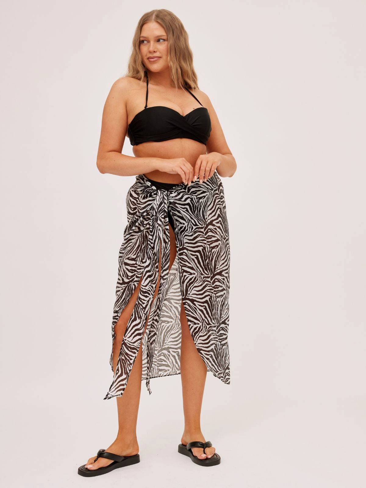 Chill Mood light texture Aurelia Sheer Beach Sarong / Zebra