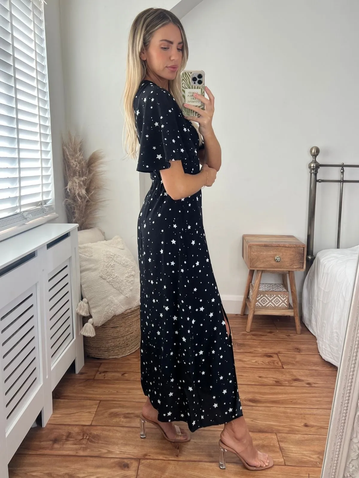 Bailey Angel Sleeve Midi Dress / Star Print Sheer Layer Sleek Cut