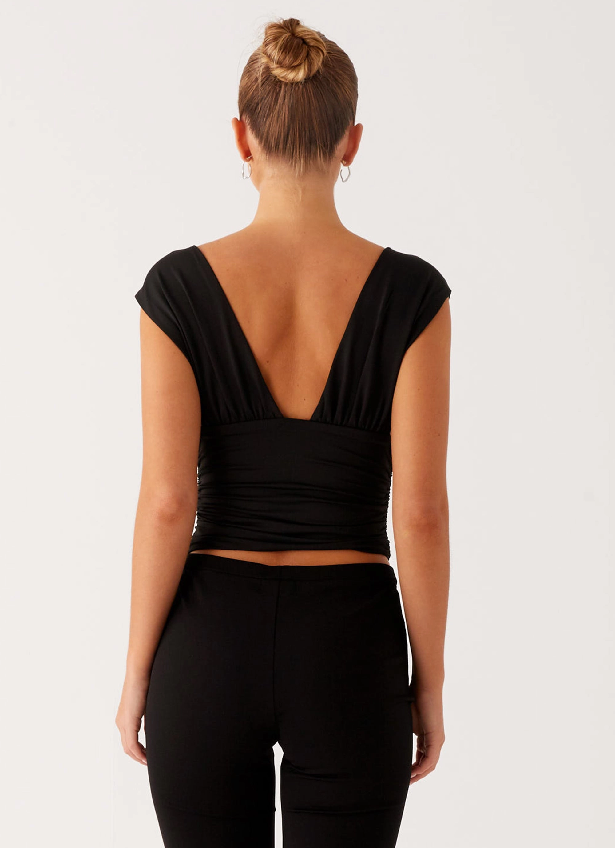 Textured Weave SeamlessConstruction Beyond Measure Top - Black