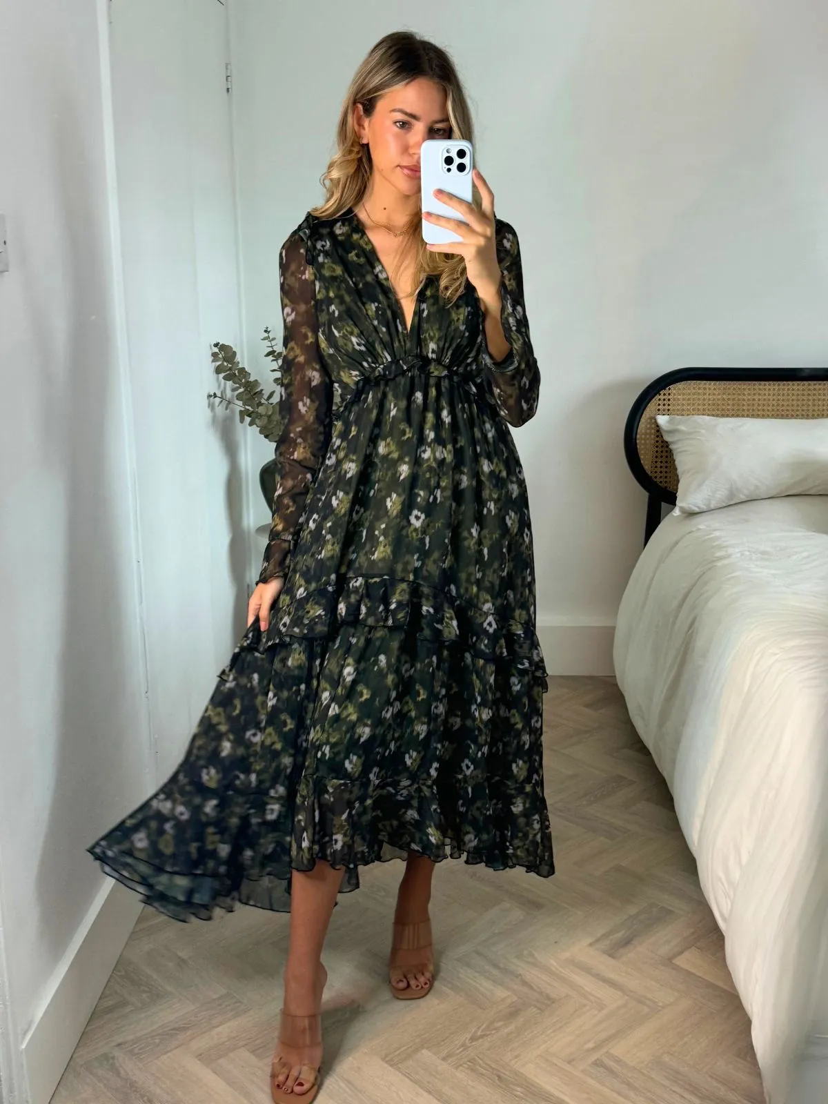 Birdie Frill Tie Back Dress / Blurred Khaki Floral Refined fit