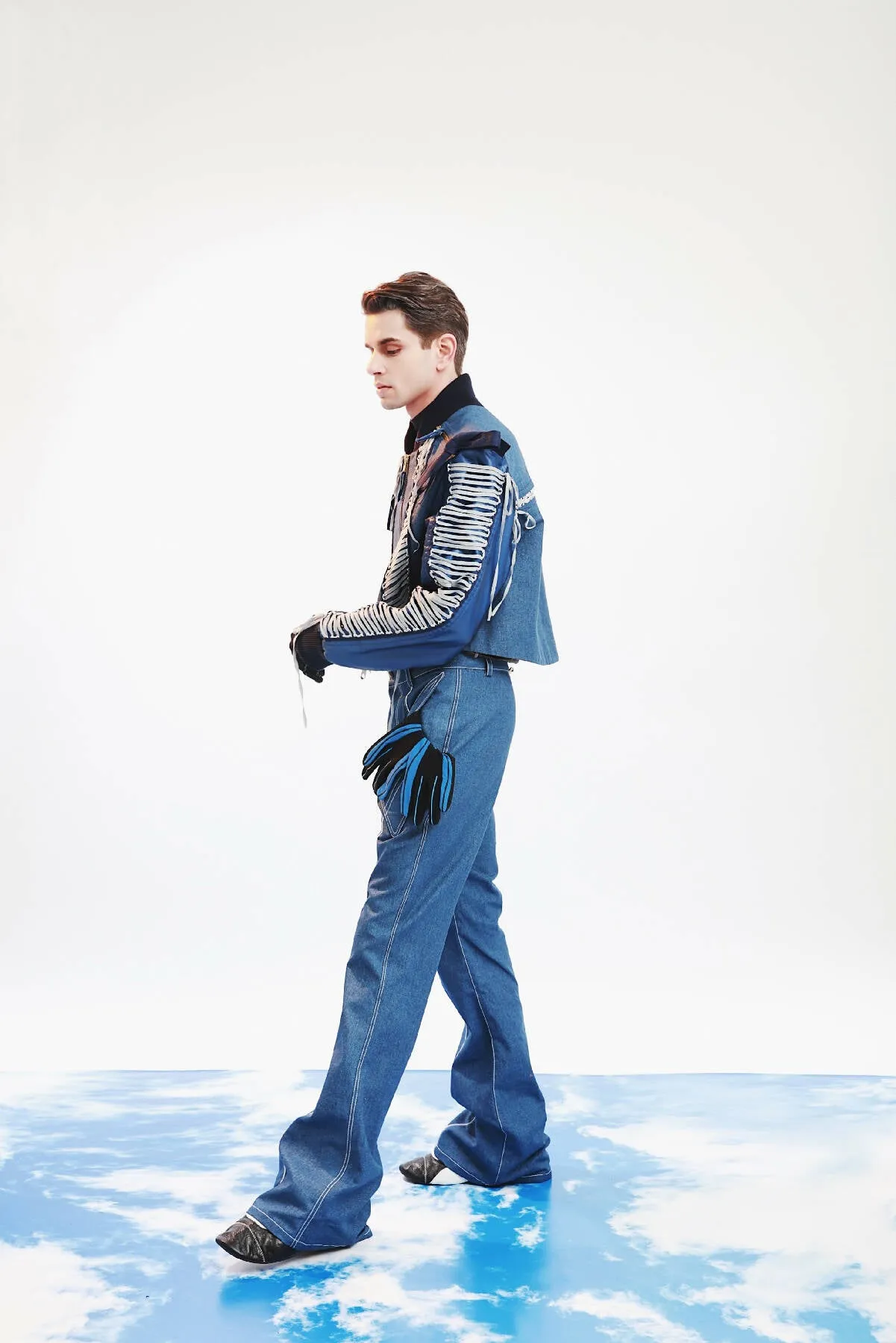 BLUE FLARED JEANS