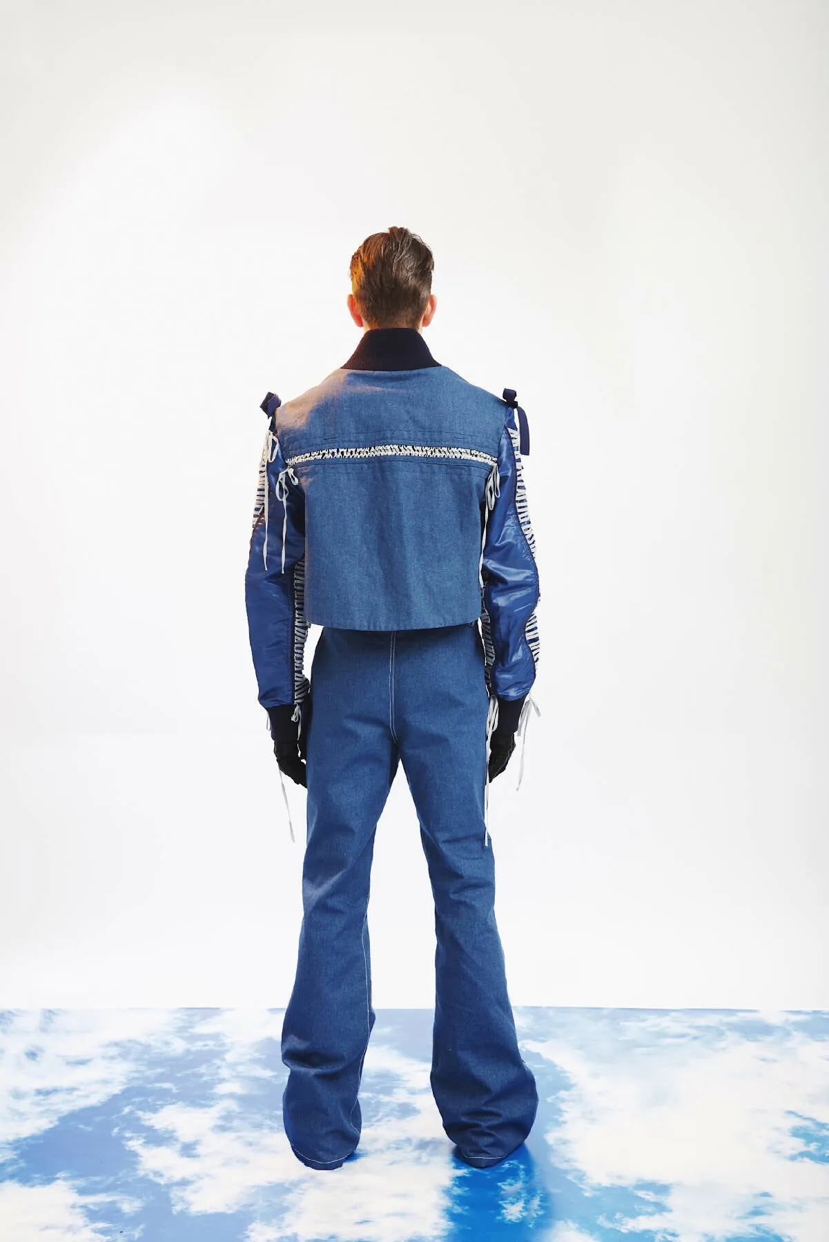 BLUE FLARED JEANS