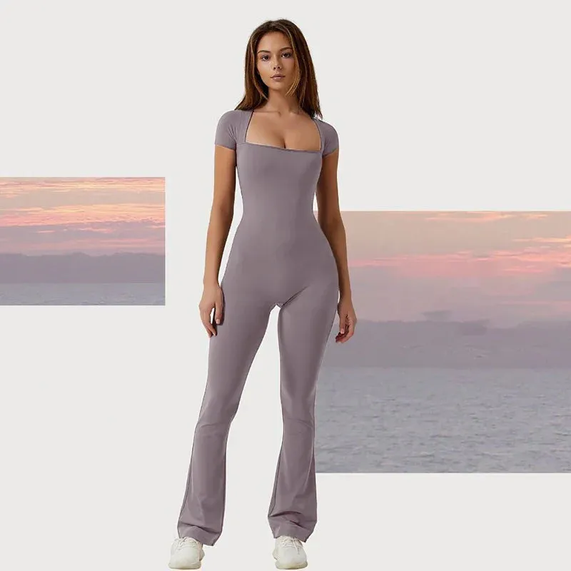 Bodycon Jumpsuit mit ausgestellten Hosen