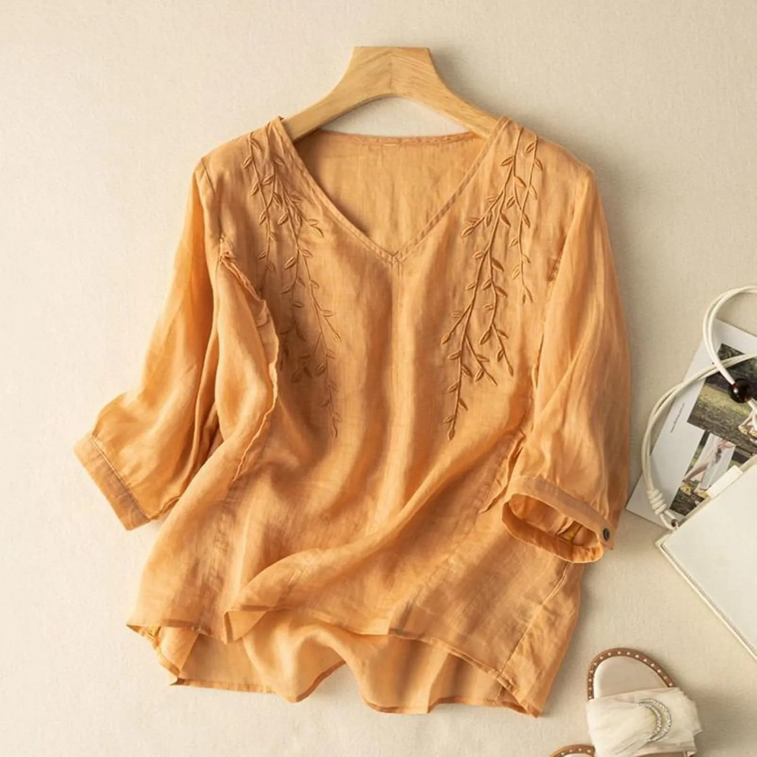 Boho Linen Shirts for Women 2025 Crew Neck Floral Retro Casual Short Sleeved Tee Shirts Loose Boho Comfy Blouses