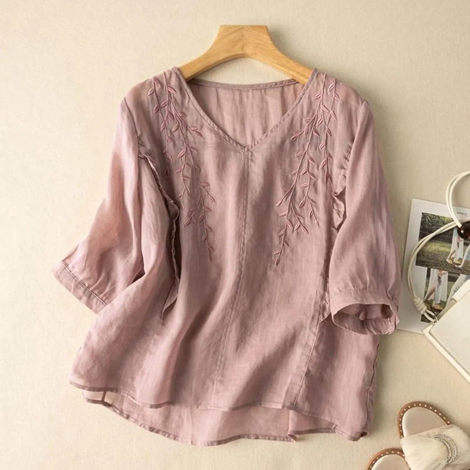 Boho Linen Shirts for Women 2025 Crew Neck Floral Retro Casual Short Sleeved Tee Shirts Loose Boho Comfy Blouses