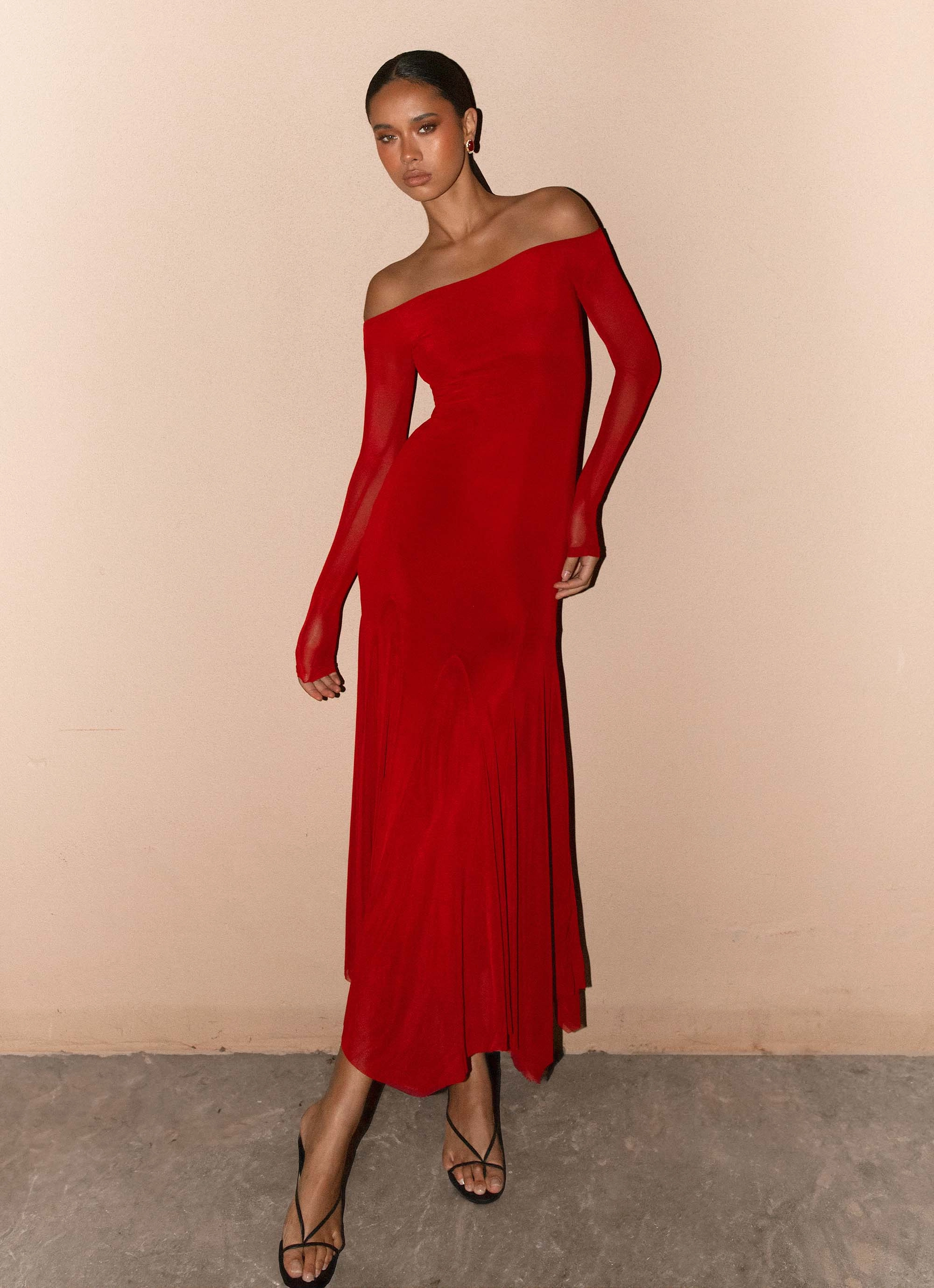 Maribel Maxi Dress - Red Fresh Outfit Delicate Touch