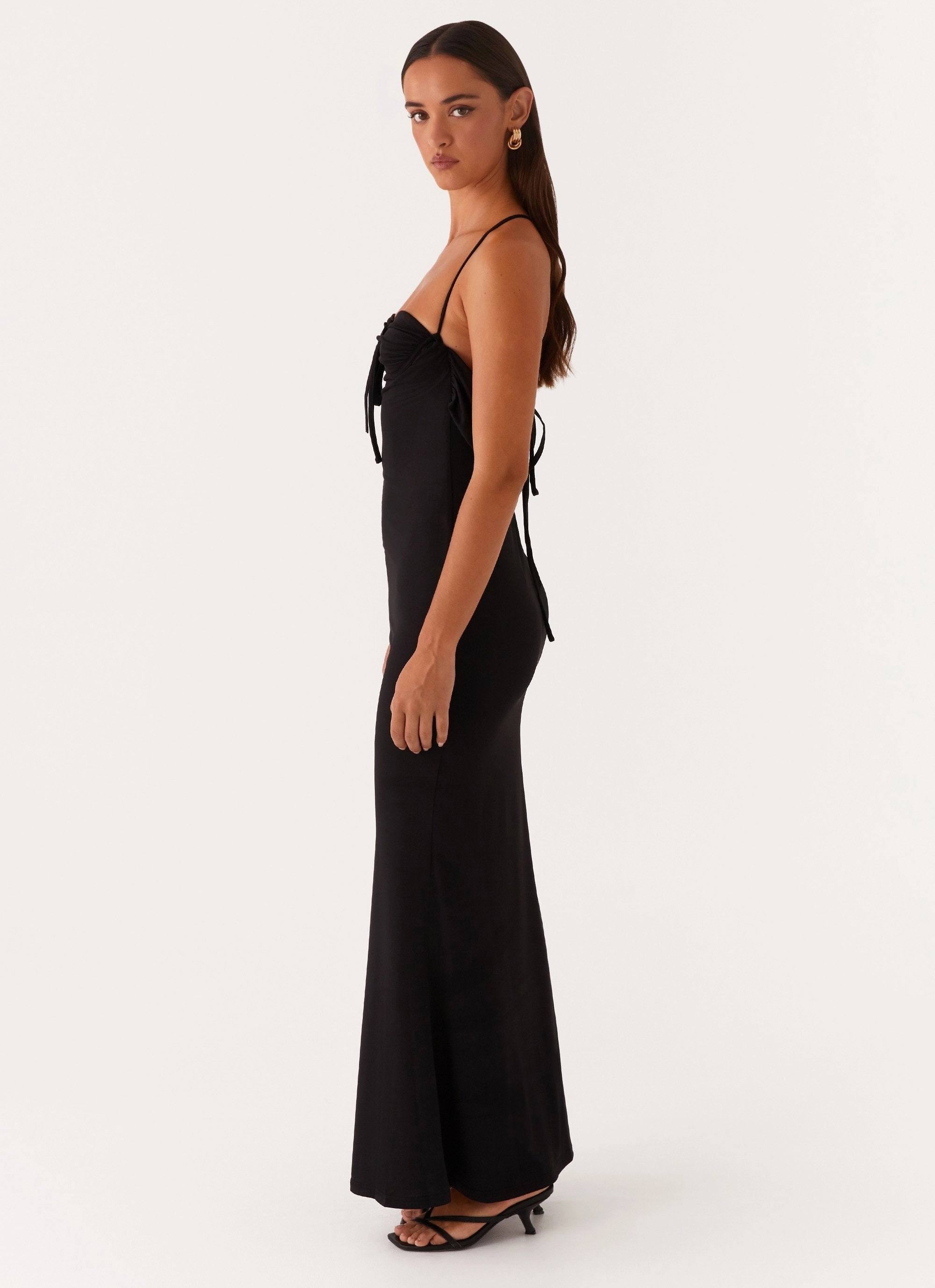 Bombshell Maxi Dress - Black Fresh Fit Radiant Mood