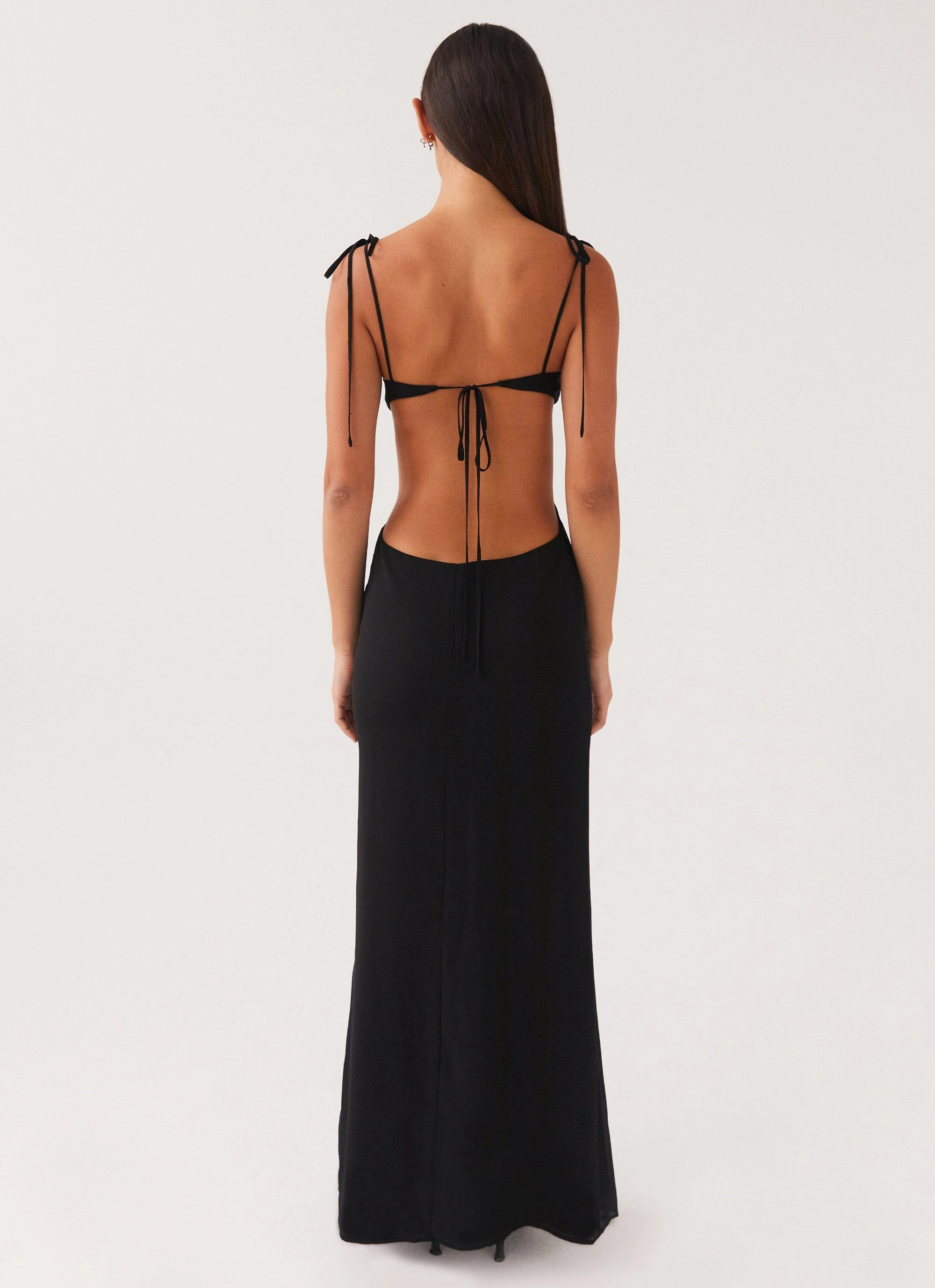 Tyra Ruched Maxi Dress - Black Sun-Protective Weekend Favorite