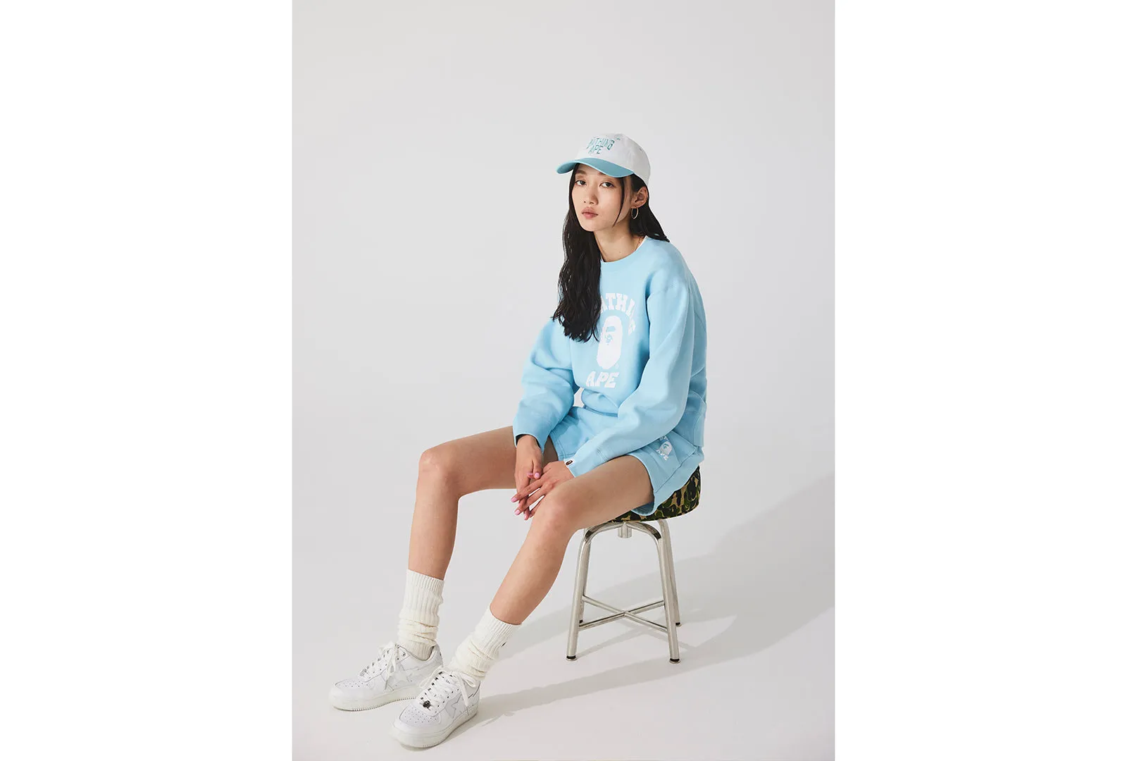COLLEGE CREWNECK