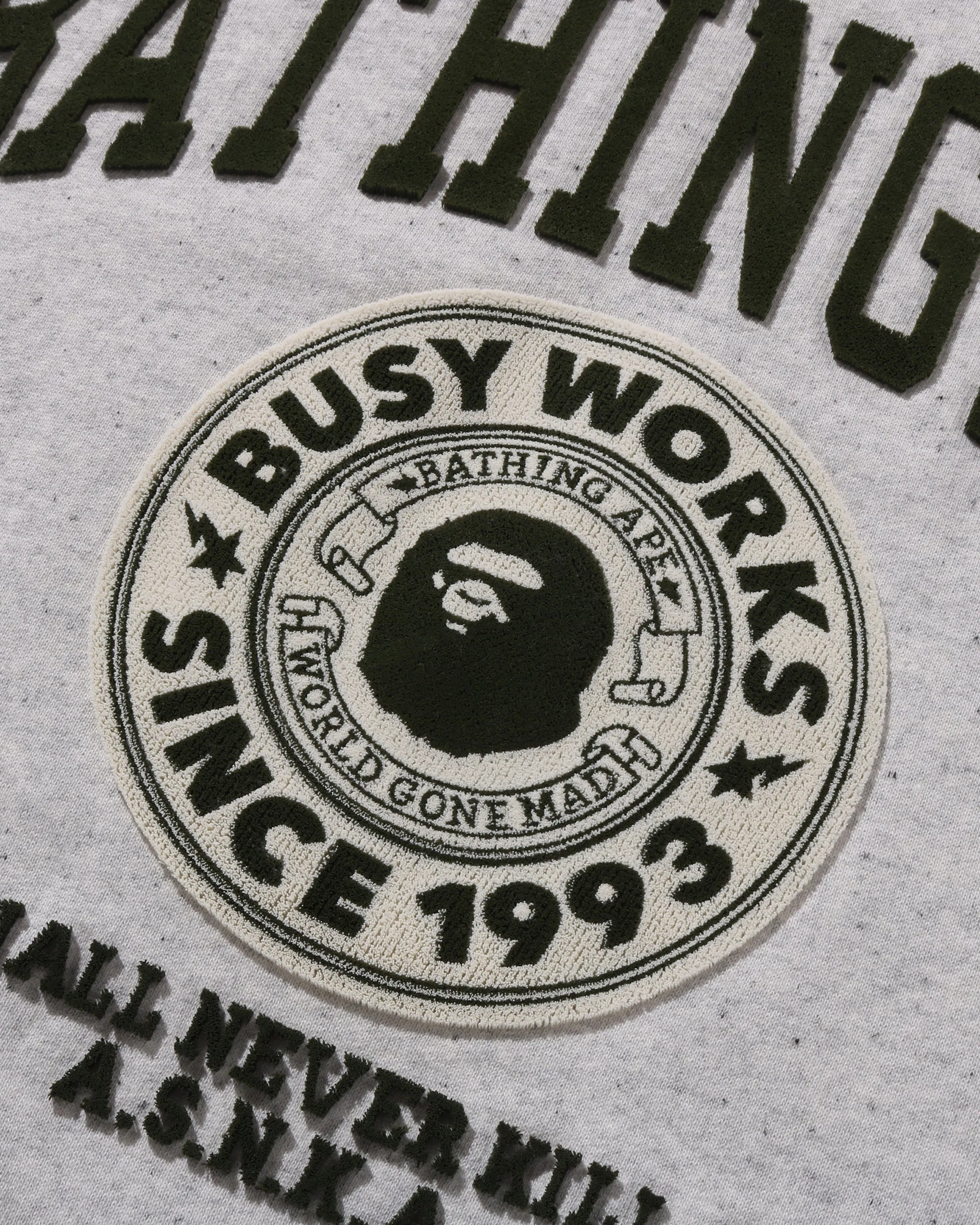 COLLEGE GRAPHIC CREWNECK - GRAY