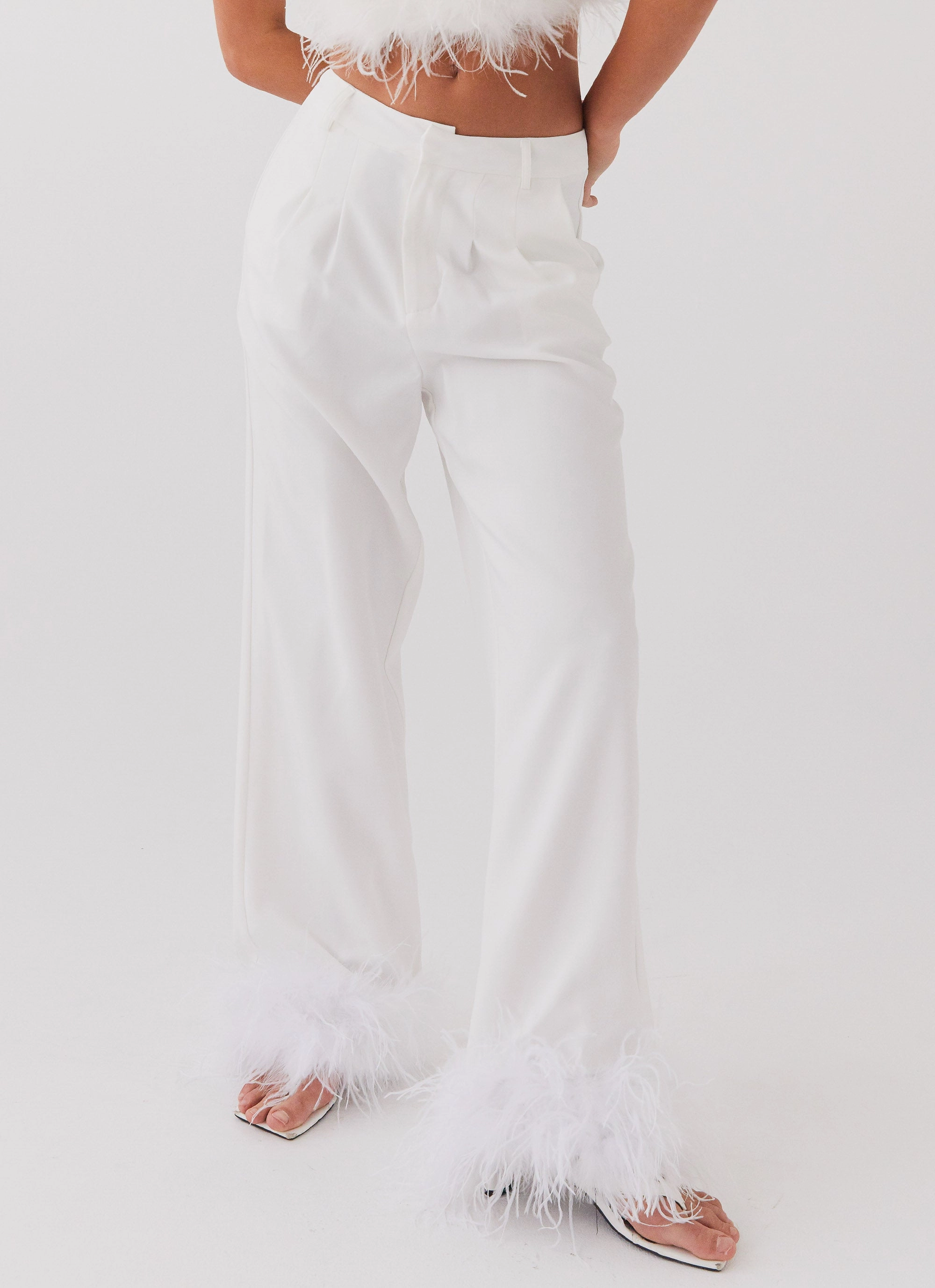 Shake It Off Feather Pants - Snow Basic Shape Luxe Mood
