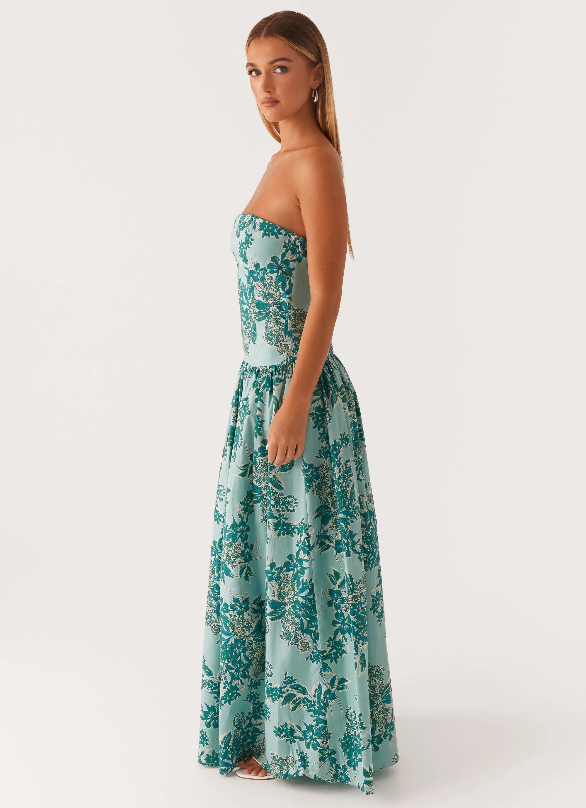 Andorra Maxi Dress - Cloud Nine Floral Subtle Mood