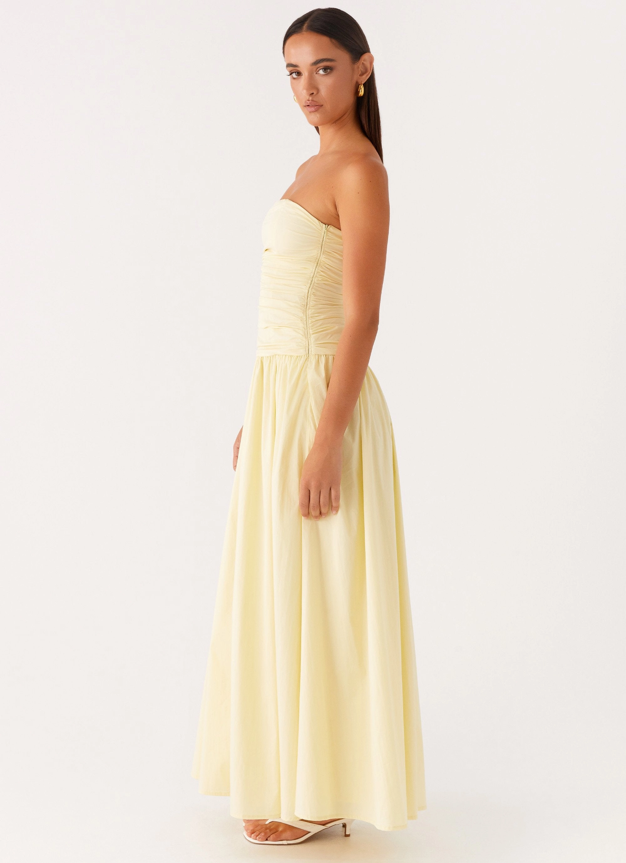 Vibrant Aesthetic Red-Carpet Carmel Maxi Dress - Yellow