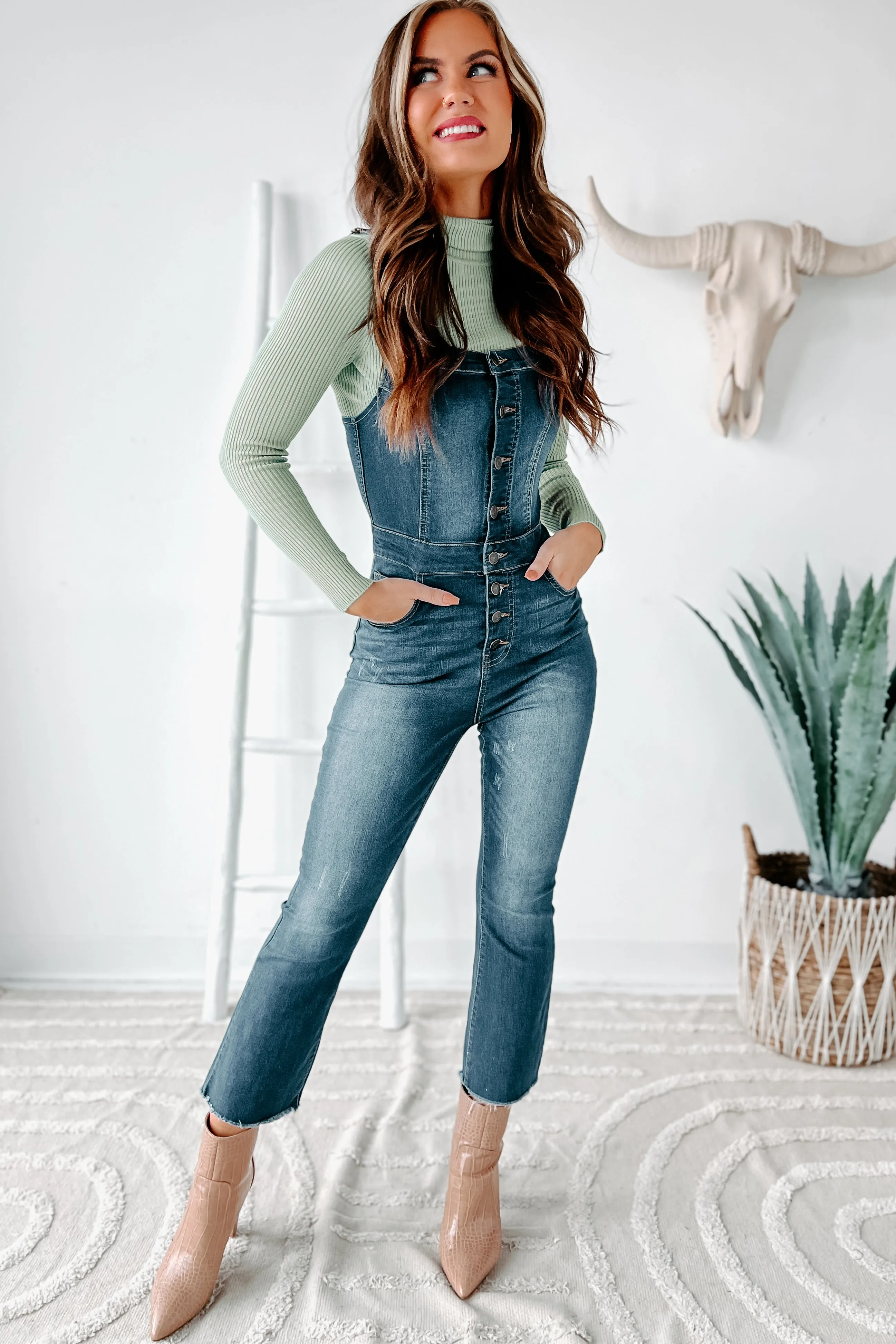 Cropped Cutie Button-Front Cropped Denim Overalls (Medium)