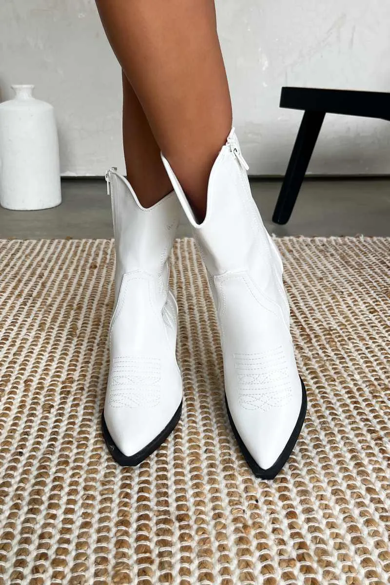 DAKOTA Western Cowboy Boots - White