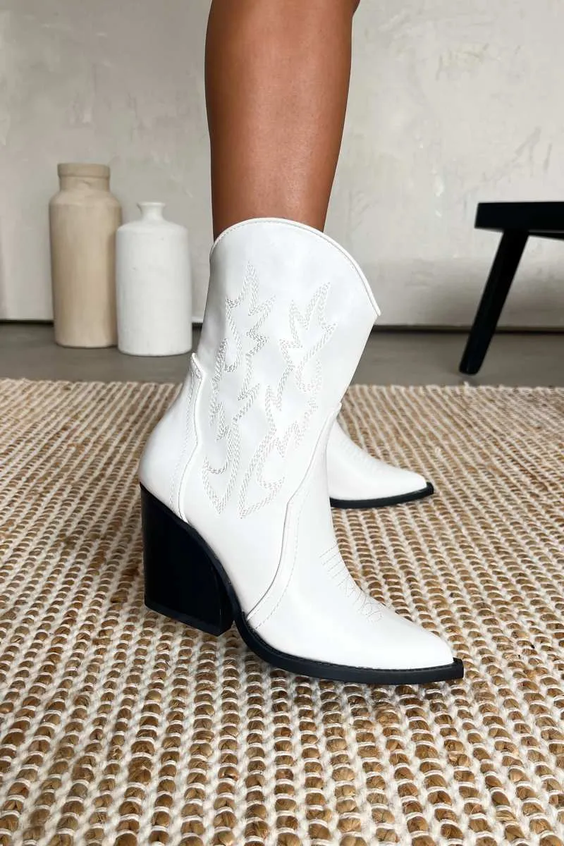 DAKOTA Western Cowboy Boots - White