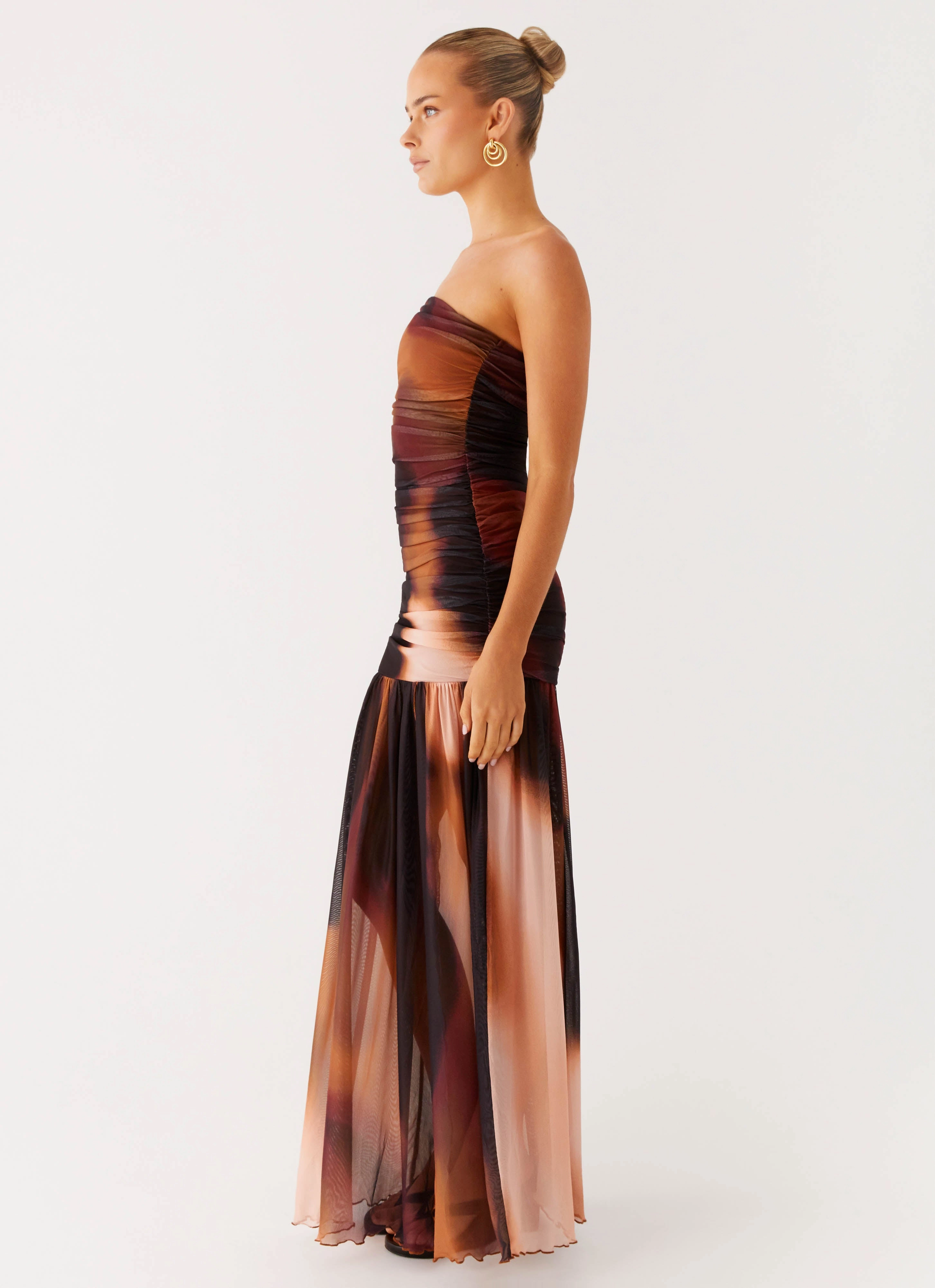 Savaya Maxi Dress - Black Gradient Minimal Curve Chic Wear