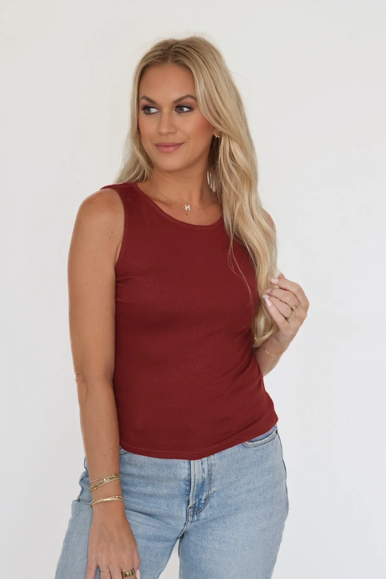 Credit Sleeveless Top Ventilated Back Panel AdjustableNeckline