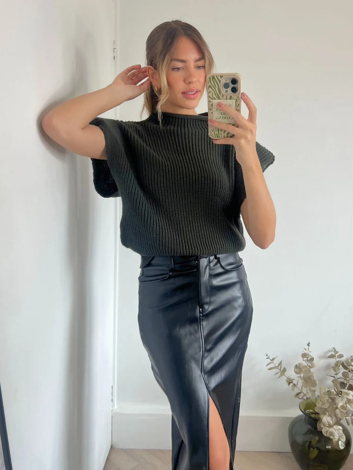 Double Layered Design Drop Shoulder Style Dahlia Chunky Sleeveless Knitted Top / Khaki