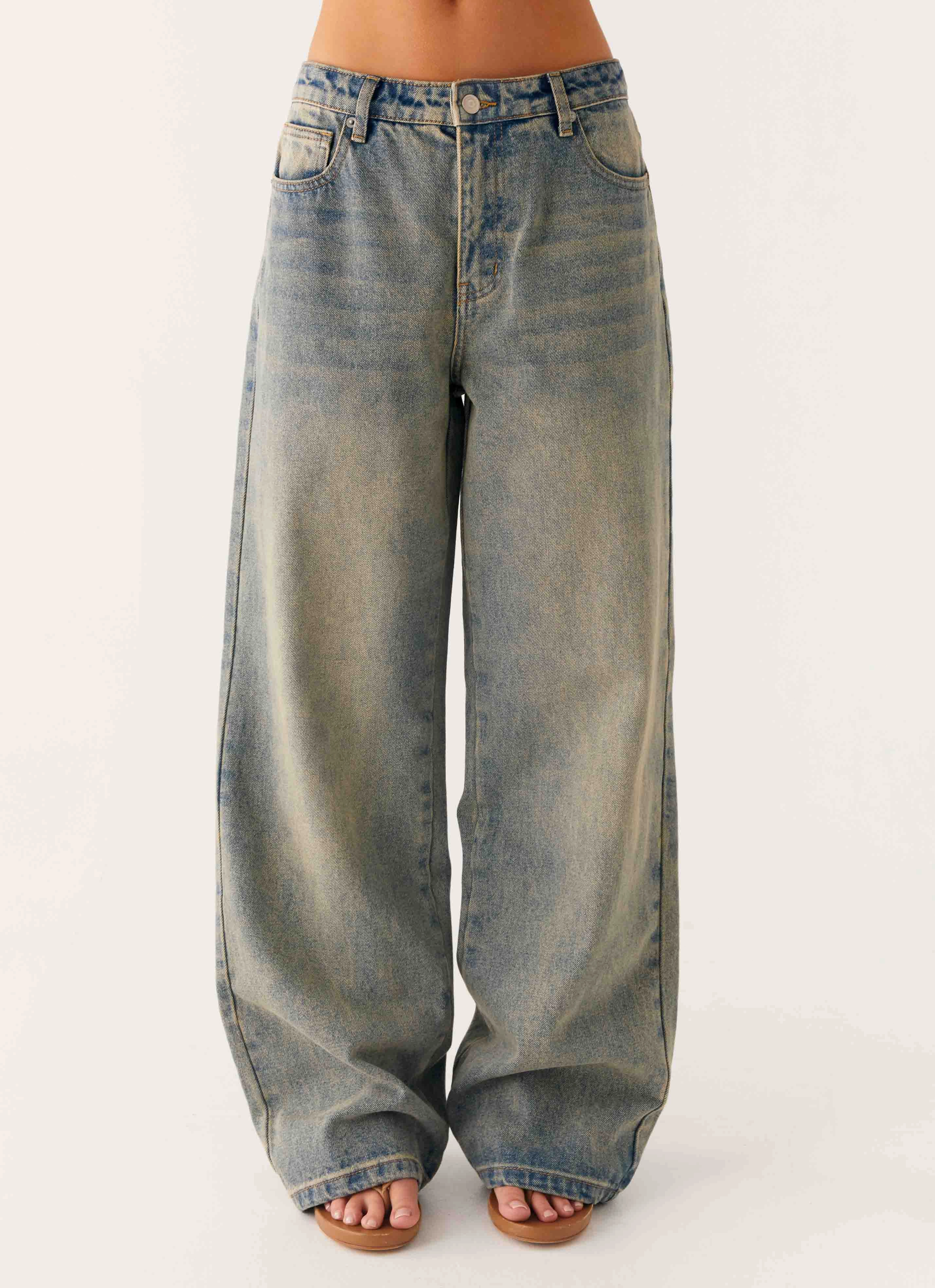 Quick Comfort Fit Everyday Comfort Fit Keanna Low Rise Denim Jeans - Dirty Wash