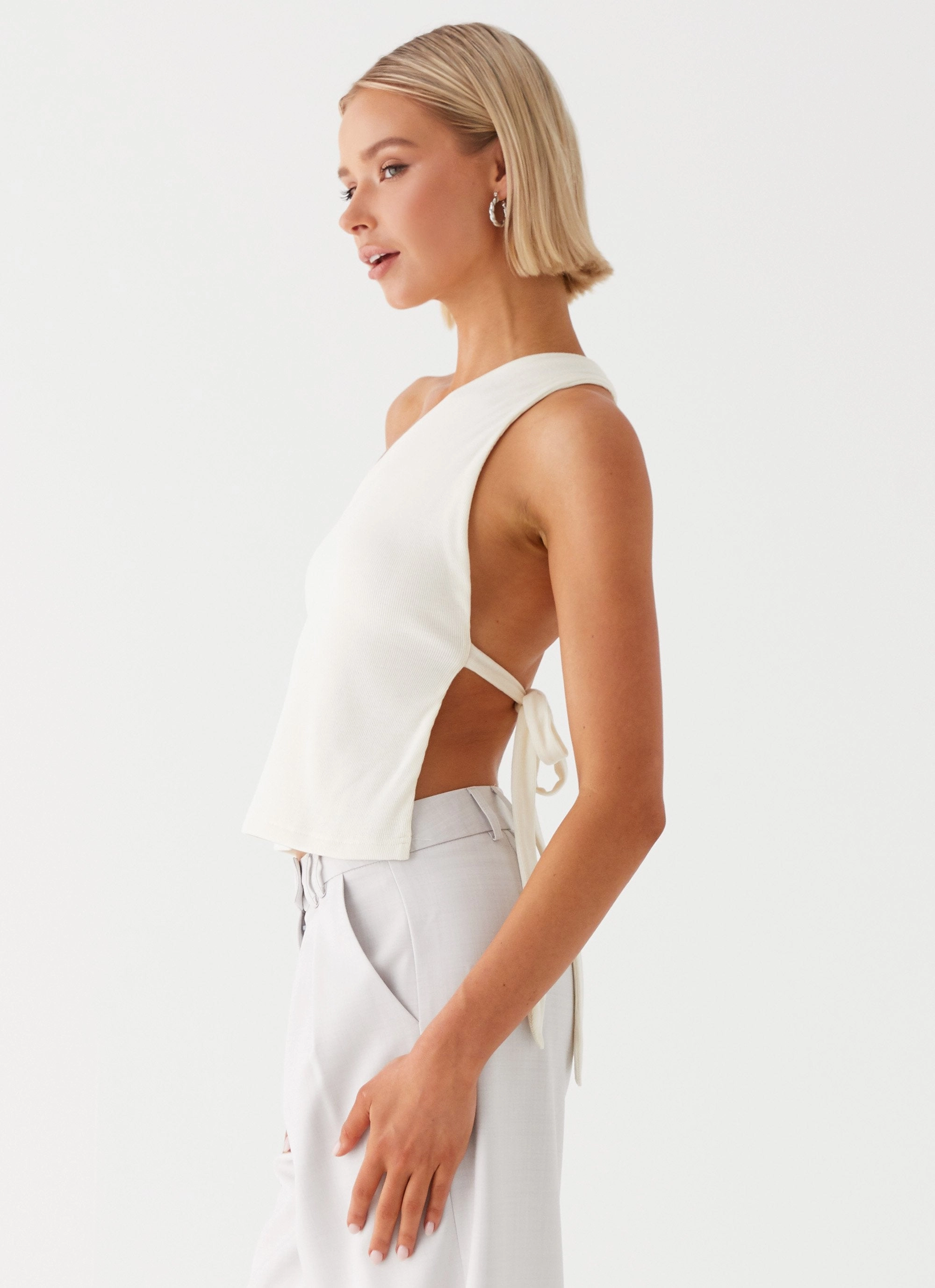 Basic Dress LayeredCuff Safiya One Shoulder Top - White