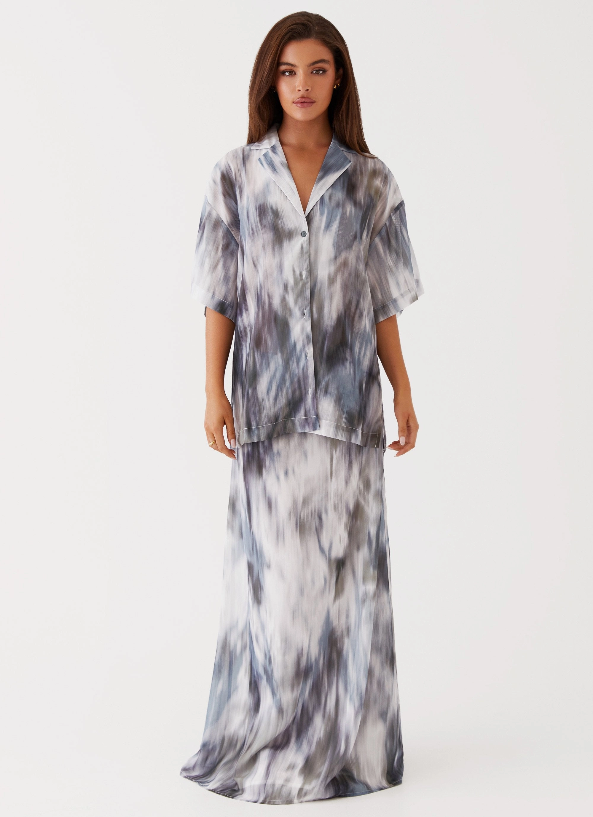 Fight The Feeling Oversized Shirt - Gloom Oversized Silhouette