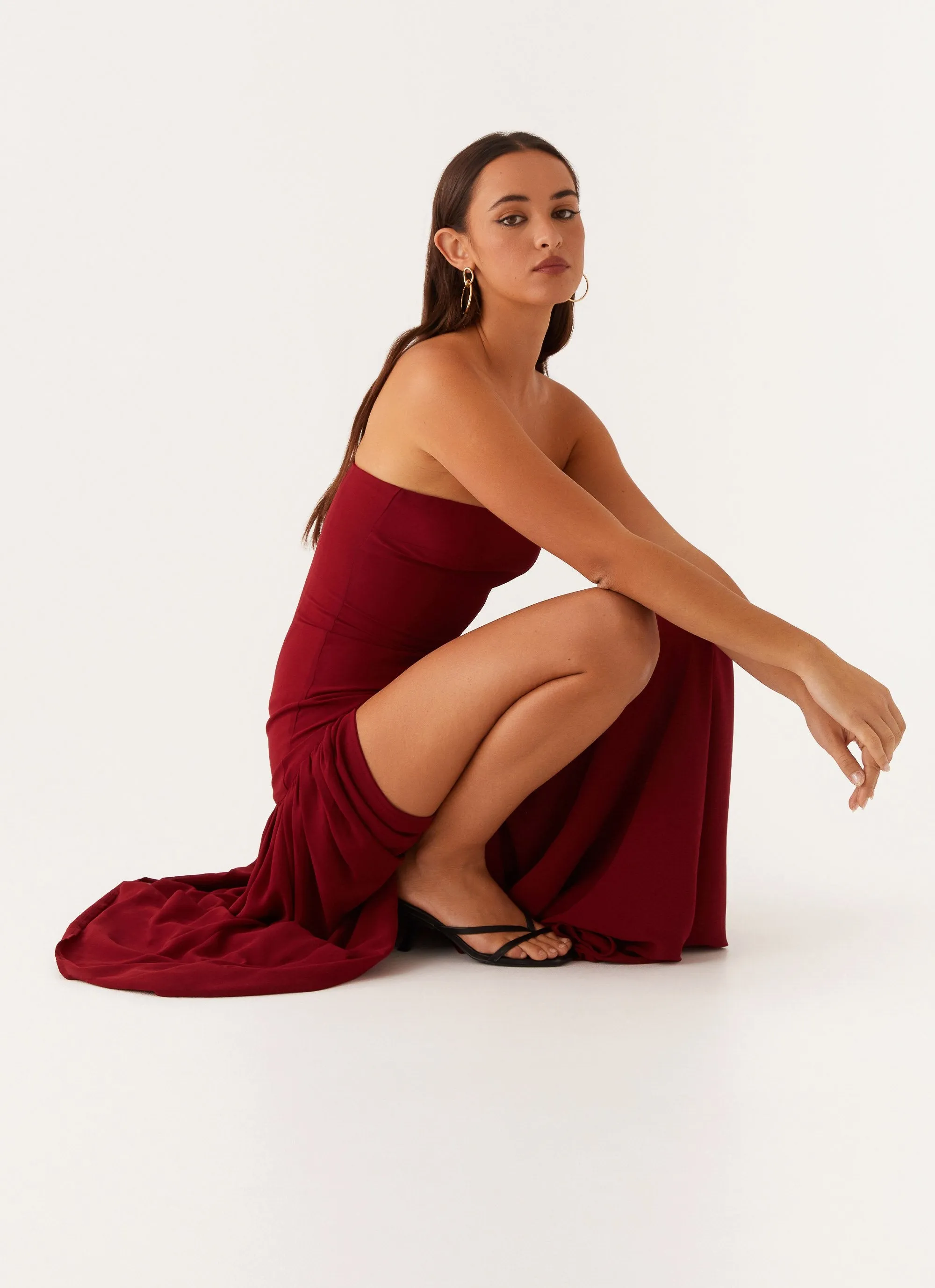 Playful design piece Delicate Lines Eden Strapless Maxi Dress - Maroon