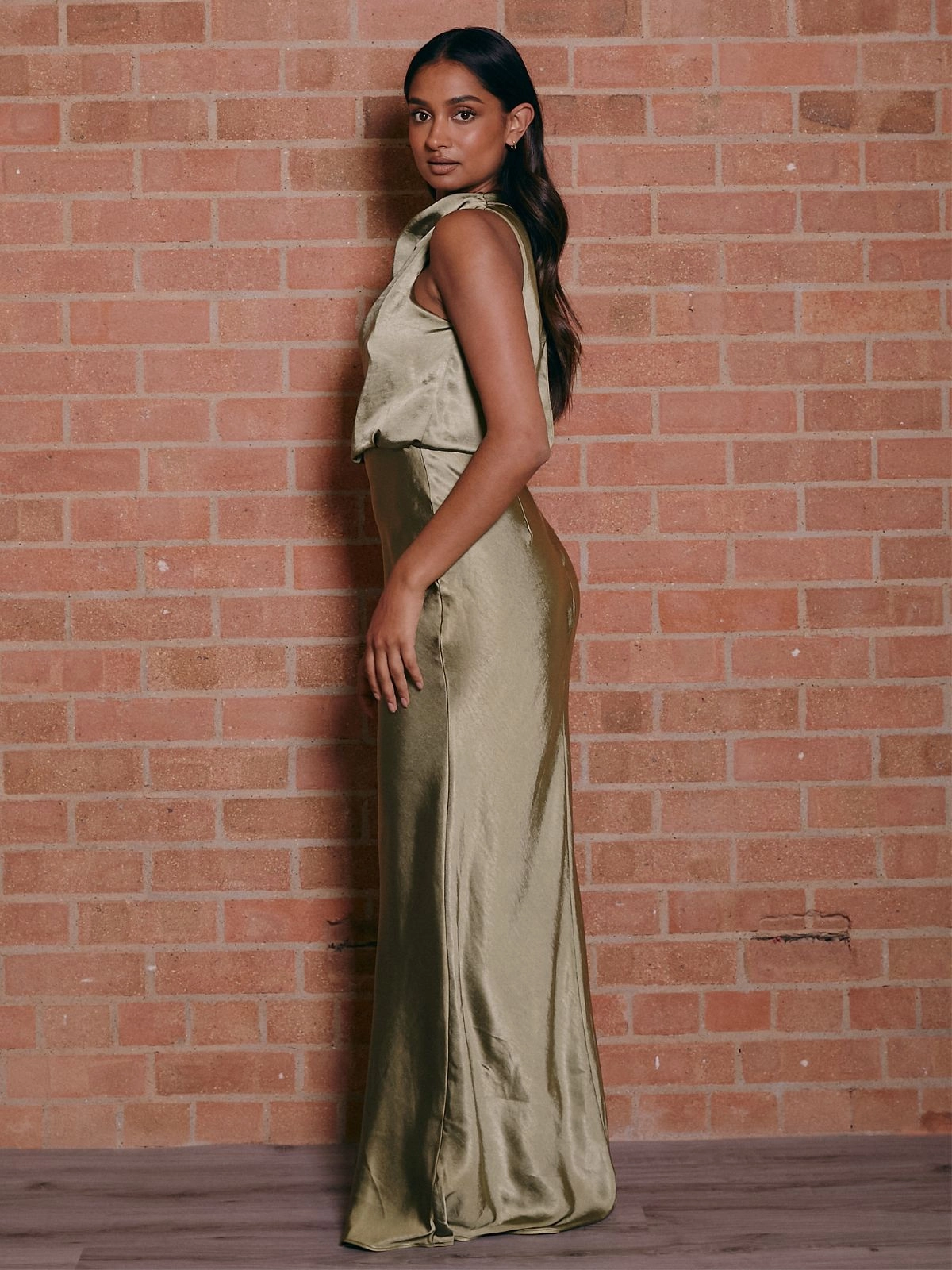 Minimal Tone Drape Neck Maxi Satin Dress / Olive