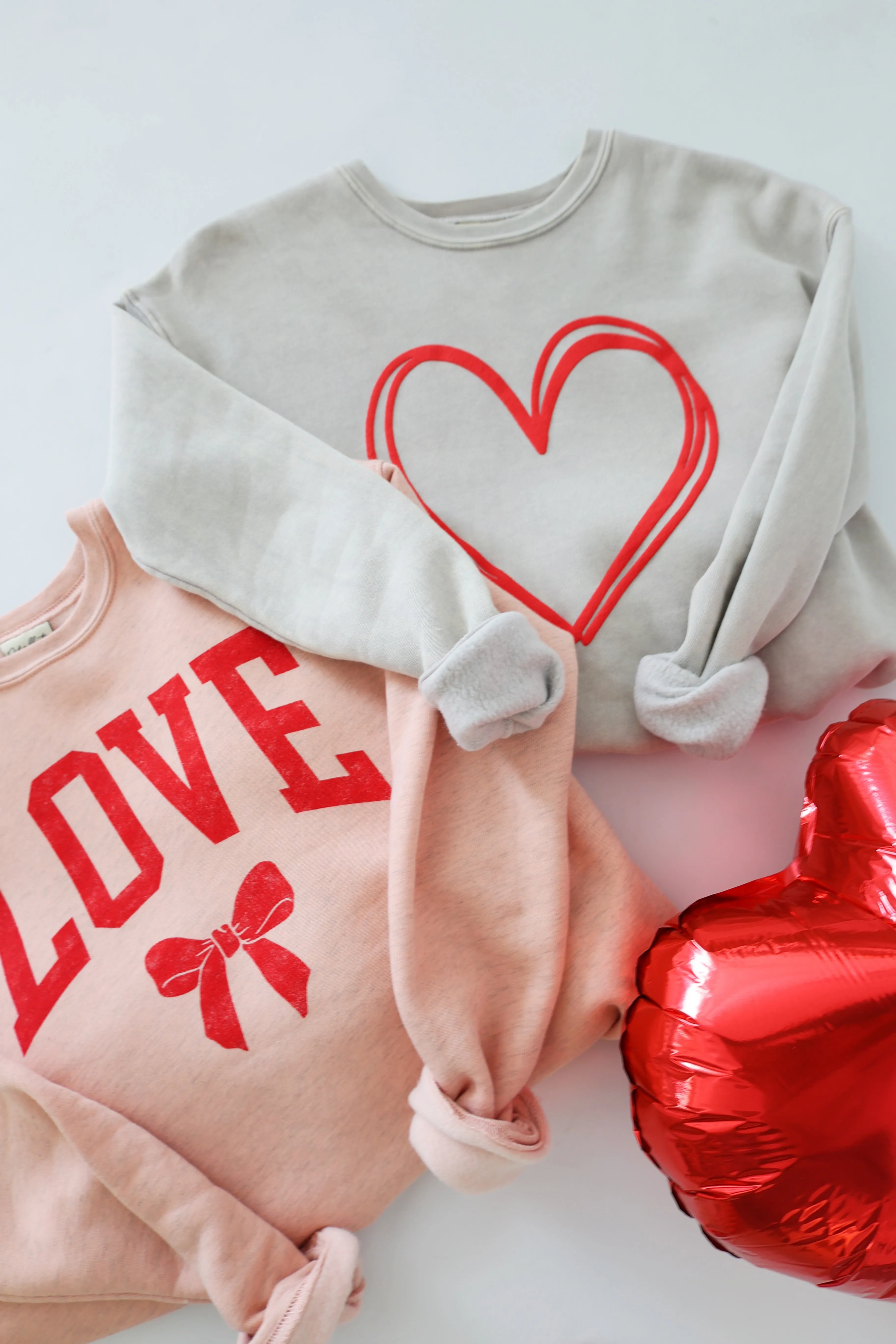 Love Bow Graphic Sweatshirt (FINAL SALE) Anti Pilling Technology