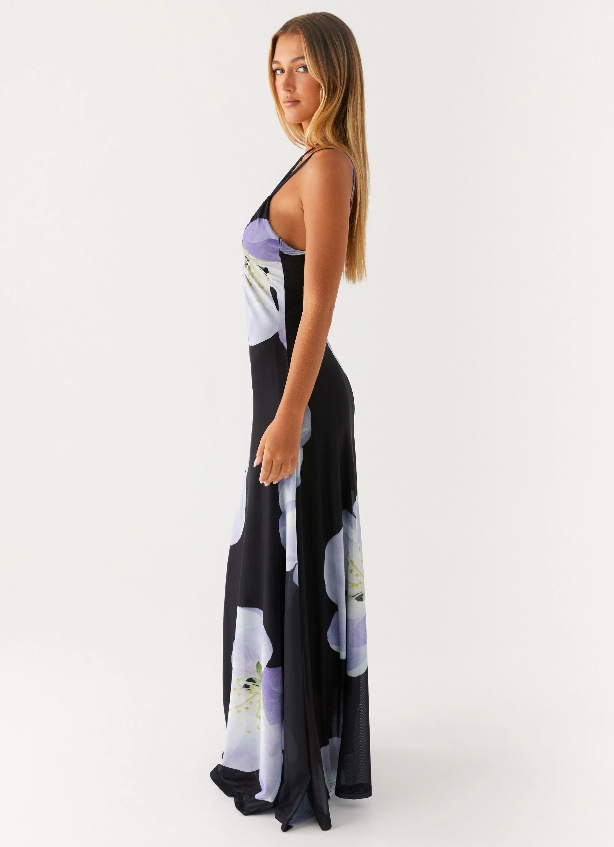 Enrika Maxi Dress - Flower Print Seasonal Must-Have