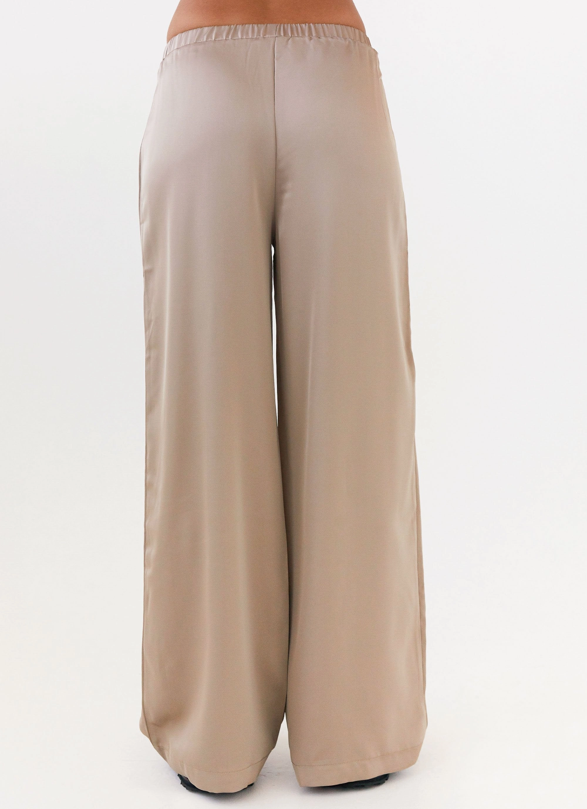 Quick Wear Fit High Collar Windguard Palm Cove Satin Pants - Mushroom