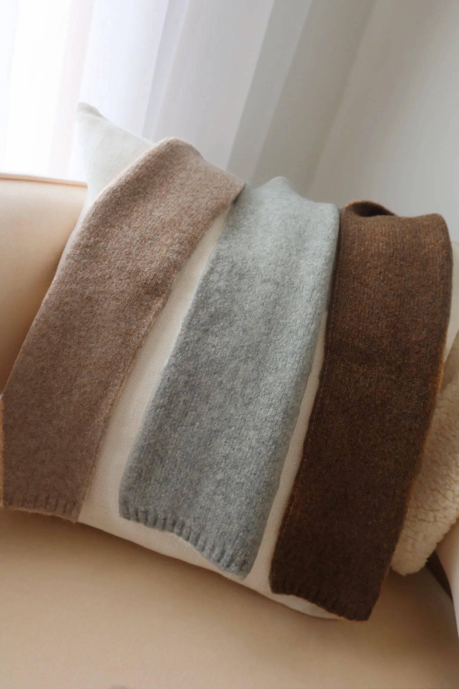 Mild Weather Noise Reduced Fabrics Feels like the Real Scarf