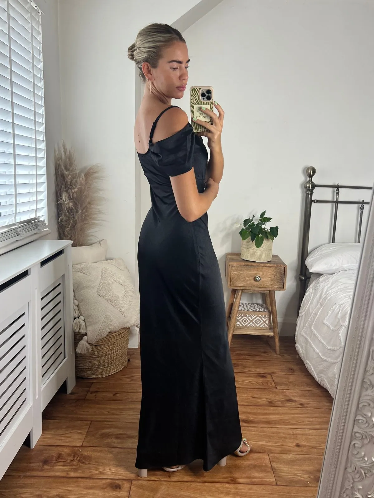Boat-Neck Felicity Cold Shoulder Satin Maxi Dress / Black