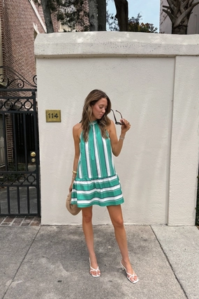 City Strolls Dress Elegant Line Street Mood